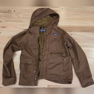 XS woman's light brown Patagonia light weight jacket